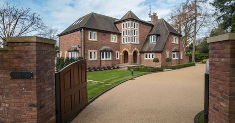 Inside the £3.6m mansion that's been home to Jesus Navas and Wilfried Bony... now it could be yours  Mortgage Advisor in Manchester - http://www.manchestermoneyman  #wow #mansion #Manchester #celebrityhome Manshine City, Mortgage Advisor, The Hacienda Manchester, Jesus Navas, Manchester Architecture, Manchester Buildings, Mortgage Humor, Manchester Tourism, Mortgage Loan Officer