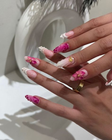 𝑴𝒚𝒂 𝐴𝑖𝑙𝑎𝑛𝑖 | I love these 😍 Acrylic full set Inspo @nailzbyluisa ✨ #styledbyailani | Instagram Paznokcie Hello Kitty, Kutek Disney, Girly Acrylic, Retro Nails, Summer Nail Designs, Nail Looks, Spring Acrylic Nails, Nagel Tips, Gel Nails Diy