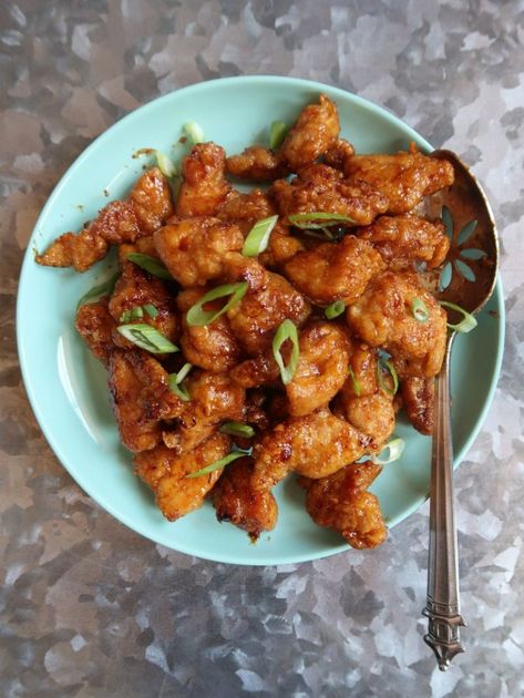 Snoop Dogg’s Orange Chicken Recipe - Viet World Kitchen Chicken Lettuce Cups, Crab Rangoon Recipe, Chicken Over Rice, Produce Recipes, Orange Chicken Recipe, Fried Chicken Recipe, Fresh Squeezed Juice, Cooking White Rice, American Dishes