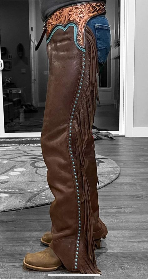 Assless Chaps Outfit Men, Cowgirl Chaps, Shotgun Chaps, Homesteading Animals, Western Tack, Barn Ideas, Western Design, Leather Work, Wild West