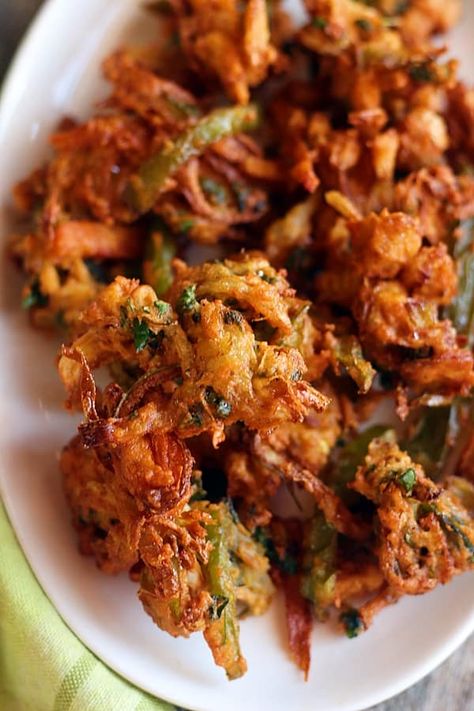 Chicken Pakora Recipe, Vegetable Pakora, Chicken Pakora, Pakora Recipe, Pakora Recipes, India Food, Indian Snack Recipes, Indian Snacks, Cooked Vegetables