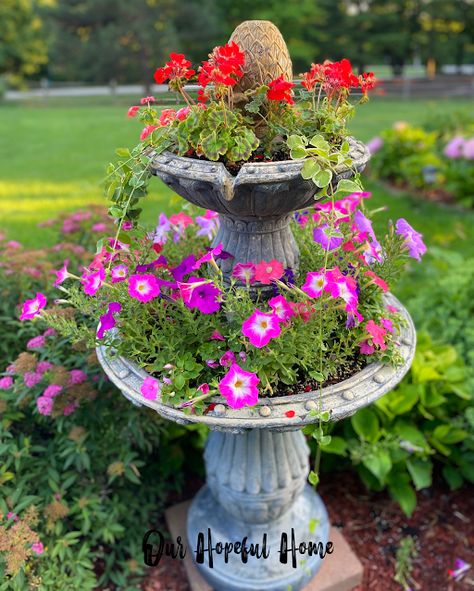 Flower Fountain Ideas, Fountain Planter Ideas, Vinca Vine, Concrete Fountains, Yard Landscape, Stone Fountains, Garden Fountain, Garden Paths, Water Fountain