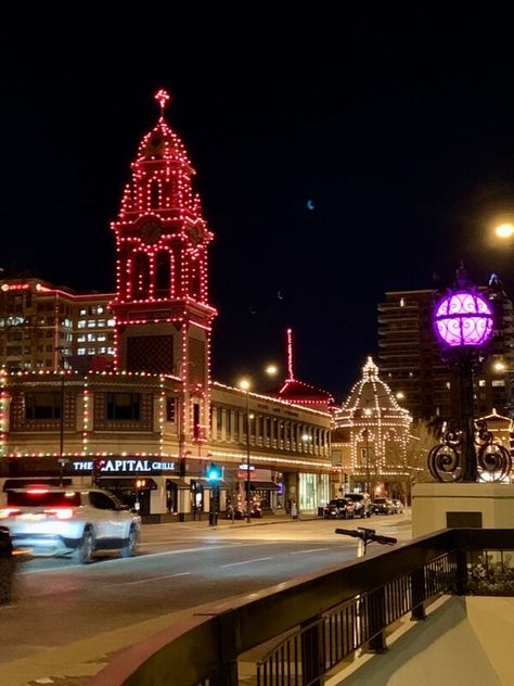 Kansas City Aesthetic, Kansas City Plaza, America Photo, Kansas City Skyline, Country Club Plaza, Pink Neon Sign, Southern States, Hometown Pride, Usa States