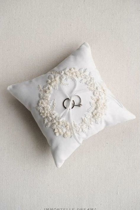 Wreath Ring, Ribbon Embroidery Kit, Embroidery Ribbon, Ring Pillows, Dmc Embroidery, Ring Pillow Wedding, Wedding Pillows, Learn Embroidery, Cushion Ring