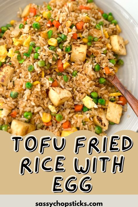 This delicious tofu fried rice is packed with protein and flavor, perfect for a quick and easy dinner. Tofu Fried Rice Recipe, Tofu Fried Rice With Egg, Vegetarian Fried Rice Recipe, Delicious Tofu Recipes, Tofu And Rice Recipes, Fried Rice With Tofu, Stir Fried Rice Recipe, Tofu With Rice, Easy Tofu Recipes