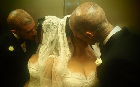 Travis And Kourtney, Kourtney Kardashian And Travis Barker, Kourtney Kardashian And Travis, Kardashian Wedding, Kardashian Show, Wedding Dress Organza, Travis Barker, Dream Wedding Ideas Dresses, Civil Ceremony