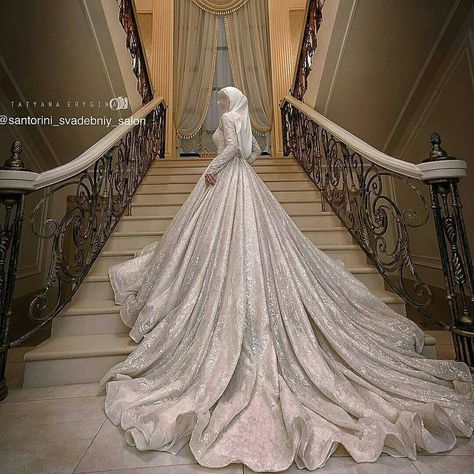 Hijabi Wedding Dress, Muslim Wedding Dress Hijab Bride, Islamic Wedding Dress, Wedding Dresses Muslim, Wedding Hijab Styles, Hijabi Wedding, Muslim Wedding Gown, Wedding Dress Types, Muslimah Wedding Dress