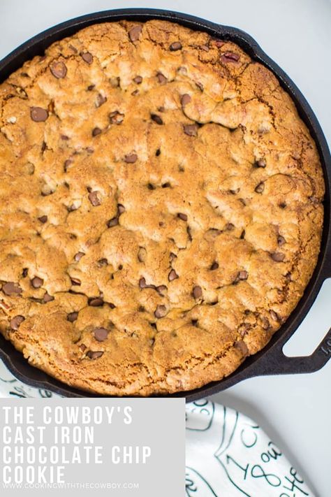 Cast Iron Skillet Cookie, Cast Iron Skillet Recipes Dinner, Skillet Cookie Recipe, Cast Iron Skillet Cooking, Skillet Chocolate Chip Cookie, Easy Chocolate Desserts, Iron Skillet Recipes, Chocolate Chip Cookie Cake, Skillet Cookie