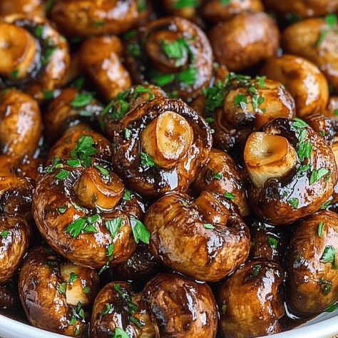 Balsamic Soy Roasted Garlic Mushrooms Whole Roasted Mushrooms, Balsamic Mushrooms Sauteed, Balsamic Roasted Mushrooms, Roast Mushrooms, Mushroom Side Dish Recipes, Roasted Garlic Mushrooms, Mushroom Starters, Mushroom Marinade, Mushroom Side Dishes