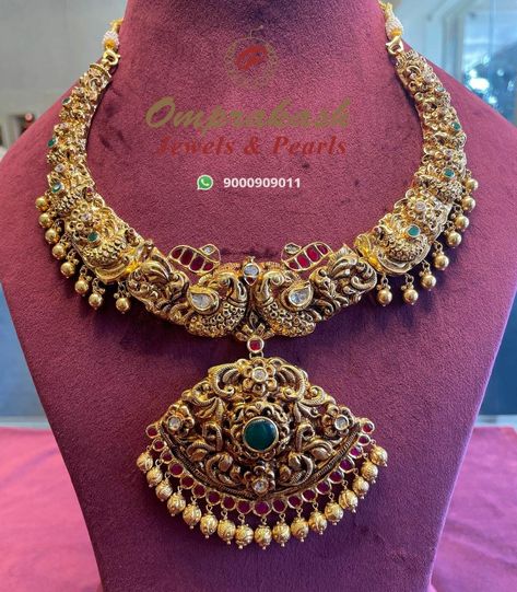 40 Grams Gold Necklace Designs, Lakshmi Haram, Nakshi Necklace, Temple Jewelery, Short Gold Necklace, Indian Antique Jewellery, Wedding Jewellery Designs, Gold Jewels Design, Antique Necklaces Design