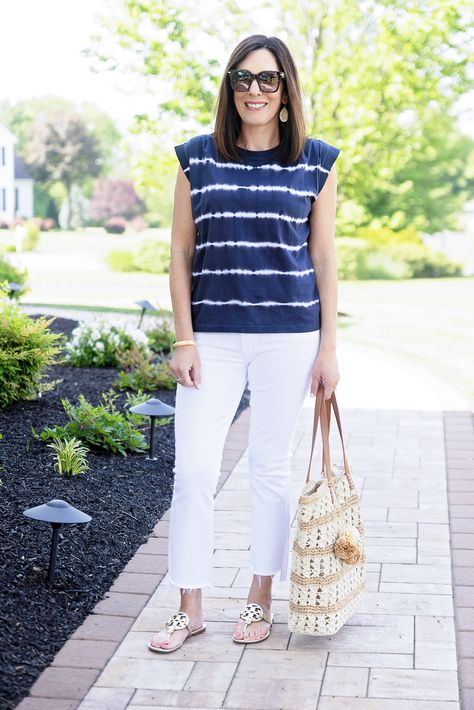 Whether you’re attending a hometown parade or gathering with friends for a backyard BBQ, it’s always fun to give a nod to a patriotic holiday with your outfit, so I rounded up 5 casual outfits for your Memorial Day style inspiration. Patriotic Outfits For Women, Memorial Day Outfits, Memorial Outfits, Jolynne Shane, Day Outfits, Backyard Bbq, Outfits For Women, Weekend Outfit, Day Outfit