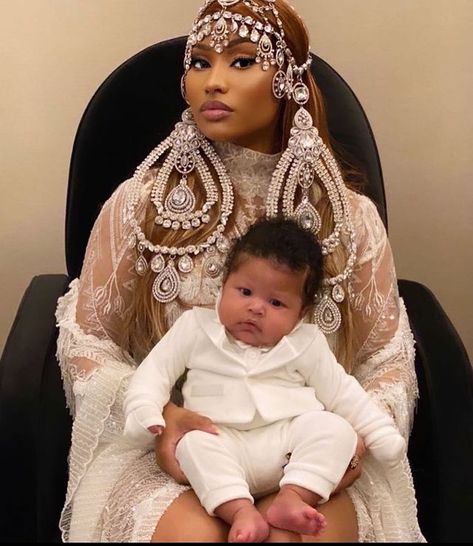 Upscale Magazine on Instagram: “Papa Bear is 1 🎉 #NickiMinaj” Rap Singers, Nicki Minaj Quotes, Nicki Minaj Barbie, Nikki Minaj, Nicki Minaj Photos, Nicki Minaj Pictures, Bouncy House, Flipagram Instagram, Mommy And Son