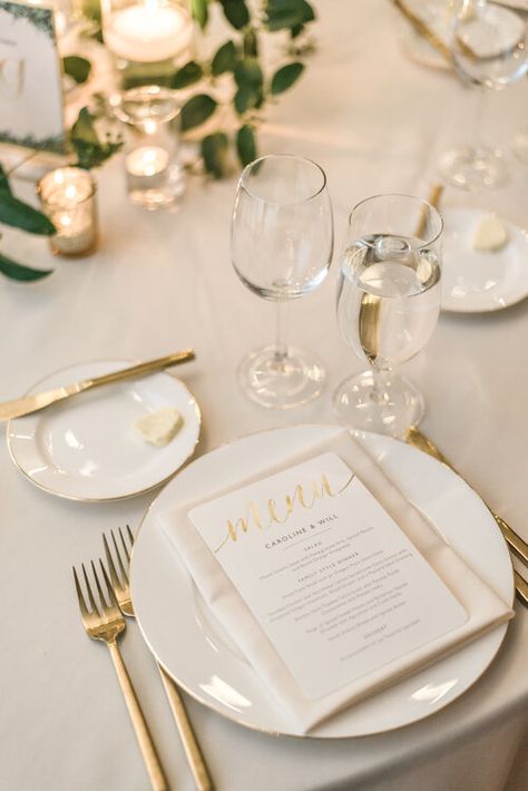 White Wedding Table Setting, Lit Wedding, Wedding Plate Setting, Reception Place Settings, Family Style Weddings, Wedding Dinner Plates, Neutral Wedding Decor, Wedding Dinnerware, Champagne Wedding Colors