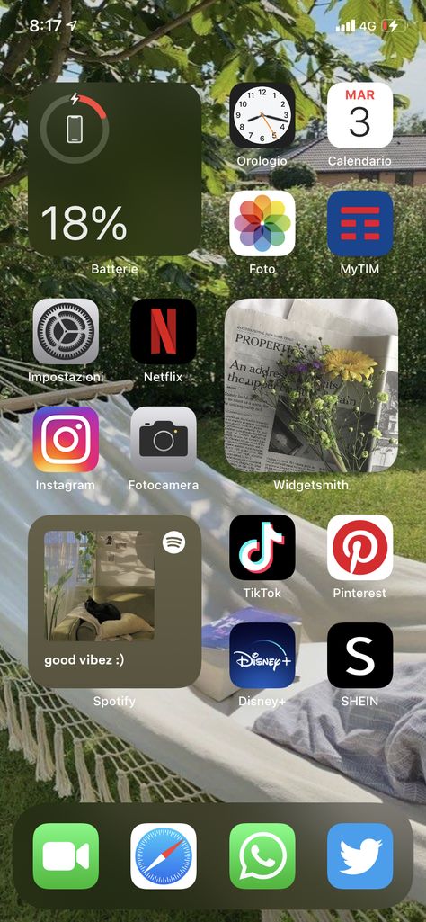 Iphone Organization Screens Ideas Simple, Home Screen Ideas Simple, Simple Home Screen Layout, Ios 16 Home Screen Ideas Simple, Simple Iphone Layout, Simple Homescreen Layout, Cel Phone, Lockscreen Ios, Ios App Iphone