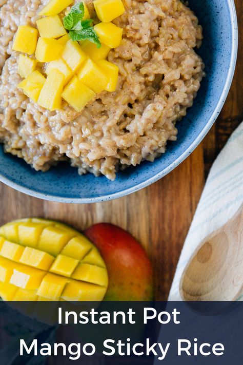 Mango sticky rice in a bowl sitting next to diced mango. Brown Sushi Rice Instant Pot, Sticky Brown Rice, Perfect Brown Rice, Rice Coconut, Mango Sticky Rice, Brown Rice Recipes, Rice Porridge, Insta Pot, Sticky Rice