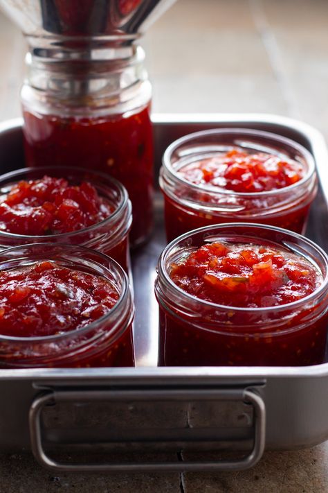 Homemade Tomato Relish - Days of Jay Sweet Tomato Relish Recipe, Sweet Tomato Relish, Tomato Relish Recipe, Zucchini Relish, Relish Recipe, Roasted Tomato Sauce, Tomato Relish, Relish Recipes, Light Bites