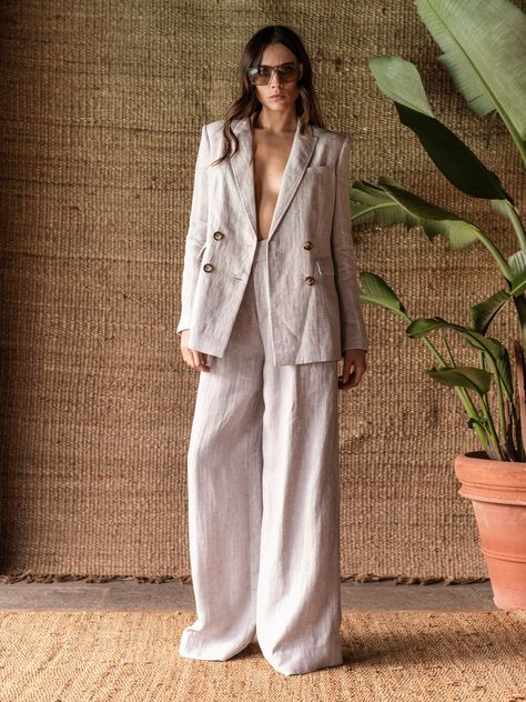 Dimitri Spring/Summer 2020 Lookbook #bydimitri #dimitri #madeinitaly #summer20 #summercollection #springcollection #ss20 #fashion #collection #womenswear #suit Cream Linen Suit Women, Linen Suit Women Summer, Women Summer Suit, Linen Suits For Women, Hijabi Fashion Summer, Linen Suits Women, Cocktail Suit, Linen Pants Suit, Minimalist Wardrobe Capsule