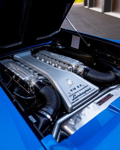 The Diablo VT was powered by a 6.0L V12 engine that produces 485 hp and 428 lb⋅ft of torque. It was mated to a five-speed manual transmission and could accelerate from 0 to 100 km/h in 4.5 seconds. The Diablo VT had a top speed of 325 km/h. By @kenmsaito and owner @dkengineering #lamborghini #diablovt #engine #carparts #v12 #superfast #mechanics #underhood Mechanical Art, V12 Engine, 100 Km, 5 Seconds, Manual Transmission, Super Cars, Lamborghini, Car Parts, Engineering