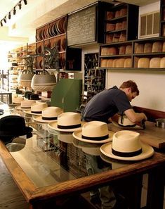 Mens Dress Hats, Dope Hats, Mens Hats Fashion, Hat Blocks, Hat Stores, Well Dressed Men, Cool Hats, Dress Hats, Fashion Mode