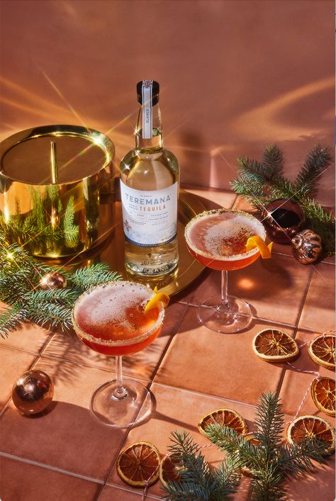 Christmas Alcohol Photography, Christmas Cocktail Photography, Holiday Cocktail Photography, Teremana Tequila, Food Campaign, Aviation Gin, Tequila Recipes, Best Christmas Cocktails, Food Shoot