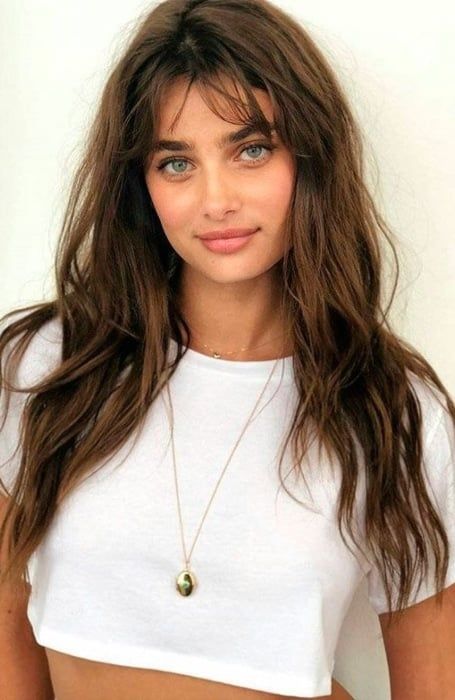 70 Curtain Bangs That Are Trending in 2023 - The Trend Spottere Taylor Hill Hair, Model Career, Trendy We Fryzurach, Bangs Hairstyle, Curly Hair Photos, Taylor Hill, Fringe Hairstyles, Girl Haircuts, Hair Trend