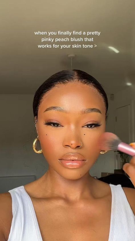 Dark Style Girl, Blush For Dark Skin, Makeup Soft Glam, Dark Skin Makeup Tutorial, Brown Girls Makeup, Makeup Soft, Makeup For Black Skin, Brown Skin Makeup, Soft Glam Makeup