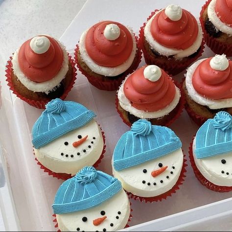 Xmas Cupcakes, Winter Cupcakes, Santa Cupcakes, School Cupcakes, Crumble Cookie Recipe, Christmas Cupcakes Decoration, Theme Cupcakes, Cute Christmas Cookies, Aesthetic Cake