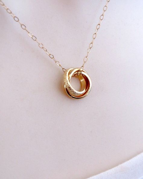 Diamond Necklace Gift, Interlocking Rings, Interlocking Circle Necklace, Necklace Infinity, Real Diamond Necklace, Work Necklaces, Custom Jewelry Box, Wedding Ring Necklaces, Sister Jewelry