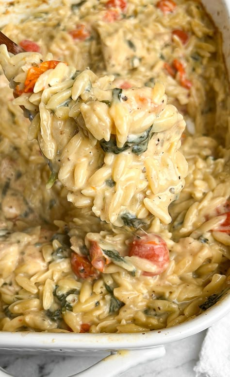 One-Pan Orzo Tuscan Chicken Bake - Bad Batch Baking - Restaurant Copycat Recipes & Family Favorites Tuscan Chicken Bake, One Pan Orzo, Autumn Squash Soup Recipe, Panera Autumn Squash Soup, Louisiana Chicken Pasta, Lunches For The Week, Batch Baking, Rice And Broccoli, 30 Minute Meals Easy