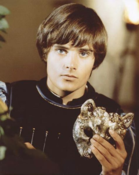 Leonard Whiting Film Romeo And Juliet, Zeffirelli Romeo And Juliet, Romeo And Juliet 1968, Juliet 1968, Leonard Whiting, Olivia Hussey, Celebrity Prints, Celebrity Dads, Hot Actors