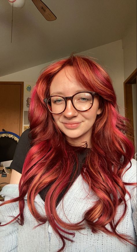 Pink And Blonde Highlights, Red Hair With Pink Highlights, Red And Black Hair Ideas, Hair Inspo Summer, Hair Color Combinations, Fall Red Hair, Black Hair Ideas, Blonde Highlights Hair, Red Pink Hair