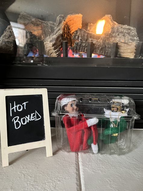 Easy Snoop On The Stoop, Funny Elf Ideas For Adults, College Elf On The Shelf Ideas, Elf On The Shelf Ideas 2023 Funny, Diy Elf On The Shelf Ideas Funny, Snoop Dog On The Shelf, Snoop Dogg On The Shelf, Snoop Dog Elf Ideas, Snoop Dogg Elf Ideas