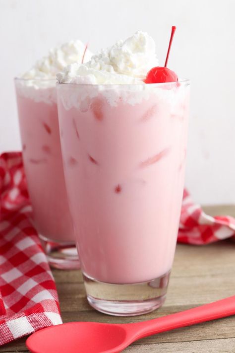 Cherry Drinks Non Alcoholic, Drinks Nonalcoholic Easy, Cherry Cream Soda, Soda Mocktail, Cream Soda Recipe, Soda Drinks Recipes, Lana Style, Juice Party, Kids Drinks