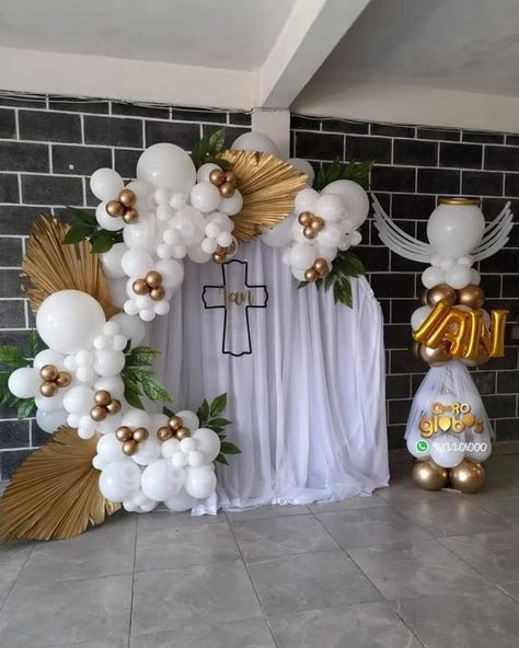 Krizma Decor, Pastor Anniversary Ideas Decor, Simple Bautizo Decorations, First Communion Decorations Backdrop, Altar Decorations Church, Confirmation Decorating Ideas, Confirmation Party Ideas, Confirmation Decorations, Communion Party Ideas