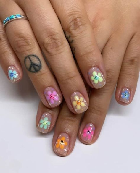 9 Fun Smiley Face Nails You Could Have Today - Emerlyn Closet Cute Nail Ideas Flowers, Pride Flower Nails, Smiley Flower Nails, Hope Nails, Smiley Face Nails, Rainbow Smiley Face, Spring Nails Art, Biab Nails, Face Nails