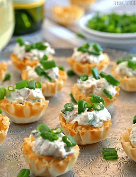 Chobani Recipes, Chobani Yogurt, Phyllo Cups, Small Appetizers, Bite Size Appetizers, Christmas Recipes Appetizers, Cold Appetizers, Yogurt Recipes, Finger Food Appetizers