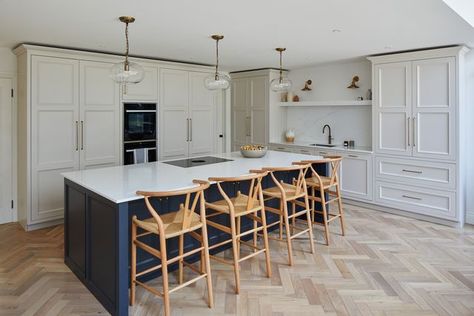 piquUK on Instagram: "You can instantly see from this photo why an "L" shaped kitchen design, coupled with a kitchen island in an open plan living space is so popular. Everything is close to hand and perfectly zoned for efficient yet sociable food preparation and cooking.​​​​​​​​" L Shape Kitchen With Island, L Shaped Kitchen With Island, L Shape Kitchen, Popular Everything, Kitchen With Island, Shaped Kitchen, L Shaped Kitchen, Kitchen Inspo, Open Plan Living