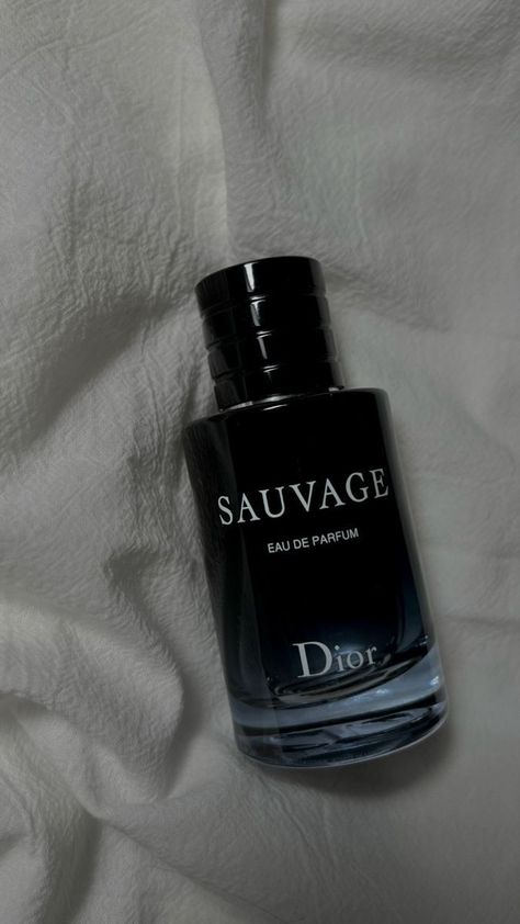 Inspiration for the creation of Sauvage Eau de Parfum was taken from the desert in the magical hour of twilight: mixed with the coolness of the night, the burning desert air exudes profound scents. Personally, my favourite smell on a man 😉 Dior Sauvage Perfume Aesthetic, Man Perfume Aesthetic, Dior Sauvage Aesthetic, Dior Parfum, Best Perfume For Men, Dior Sauvage, Best Fragrance For Men, Dior Perfume, Perfume Scents