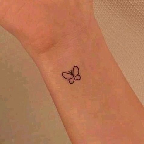 Small Henna Tattoos, Bts Tattoos, Hand Tattoos For Girls, Sharpie Tattoos, Small Pretty Tattoos, Cute Little Tattoos, Cute Tiny Tattoos, Cute Small Tattoos, Wrist Tattoos For Women