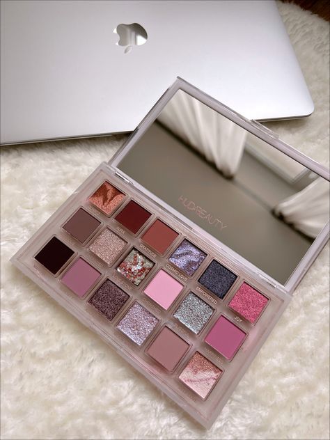 Huda Beauty Rose Quartz Palette, Product Wishlist, Huda Beauty Eyeshadow Palette, Huda Beauty Eyeshadow, Eye Shadows, Makeup Obsession, Luxury Makeup, Ruby Rose, Eyeshadow Looks