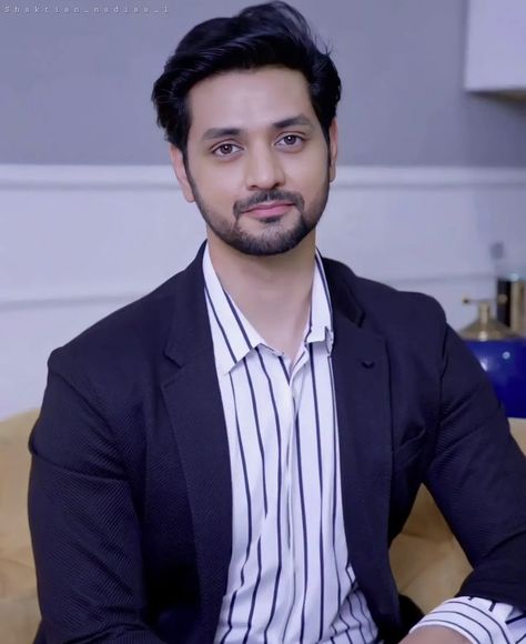 Shakti Arora, Radhika Madan, Shaheer Sheikh, Atif Aslam, Light Background Images, Light Background, Animation Background, Mp3 Song, Really Funny Memes