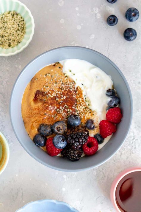 High Protein Greek Yogurt Bowl, Greek Yogurt And Peanut Butter Powder, Yogurt Bowl With Peanut Butter, Low Calorie High Protein Yogurt Bowl, Yogurt With Honey And Granola, Greek Yogurt And Peanut Butter, Peanut Butter Yogurt, Make Greek Yogurt, Greek Yogurt Flavors