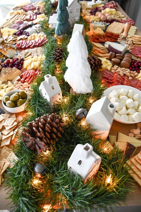 Holiday Graze Table, Christmas Harvest Table Food, Xmas Grazing Table, Grazing Christmas Table, Christmas Catering Decor, Christmas Harvest Table, Christmas Charcuterie Countertop, Winter Charcuterie Table, Christmas Themed Grazing Table