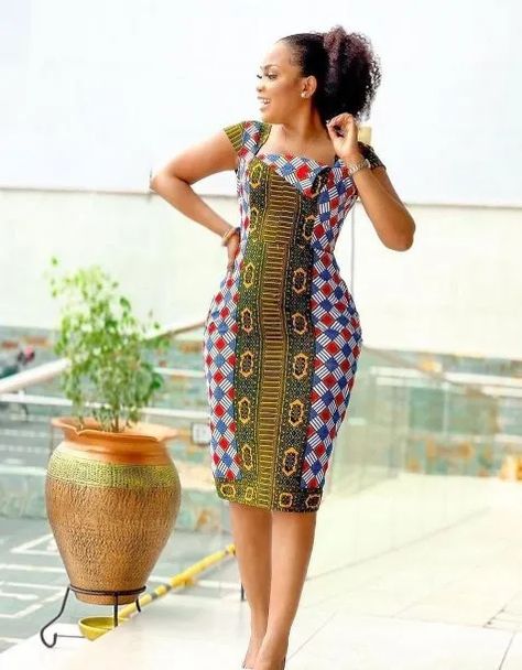 Short Ankara Styles, Short Ankara Gown, Short Gown Styles, Kitenge Designs, Kitenge Fashion, Parting Hair, Goddess Fashion, Ankara Short, Ankara Short Gown Styles