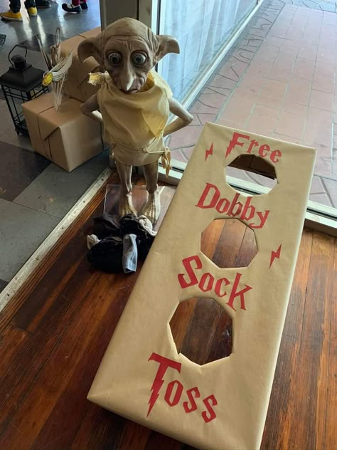 Harry Potter Party Gifts, Harry Potter Birthday Party Ideas First Birthday, Harry Potter Quidditch Trunk Or Treat, Harry Potter Sorting Ideas, Harry Potter Themed Fall Decor, Harry Potter Bday Party Ideas, Back To Hogwarts Party, Dobby Sock Game, Dollar Tree Harry Potter Party