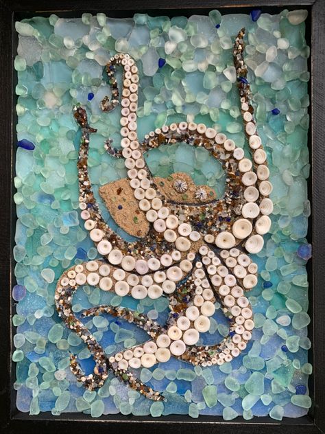 Octopus Seashell Art, Octopus Shell Art, Seashell Octopus, Shell Octopus, Shell Mosaics, Shell Creations, Seashell Art Diy, Sea Glass Mosaic, Seaglass Art