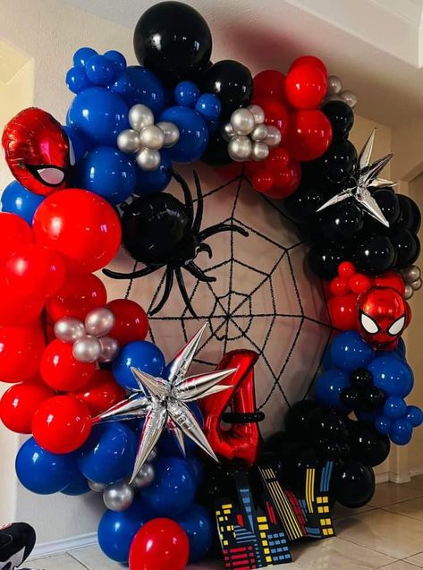 Spiderman Birthday Balloon Arch, Spider Man Balloon Bouquet, Spidy Party Ideas, Shadow Birthday Party, Spiderman Balloon Arch, Marvel Party Ideas Decoration, Spider Man Decorations Birthday, Spiderman Birthday Decorations, Spiderman Party Ideas