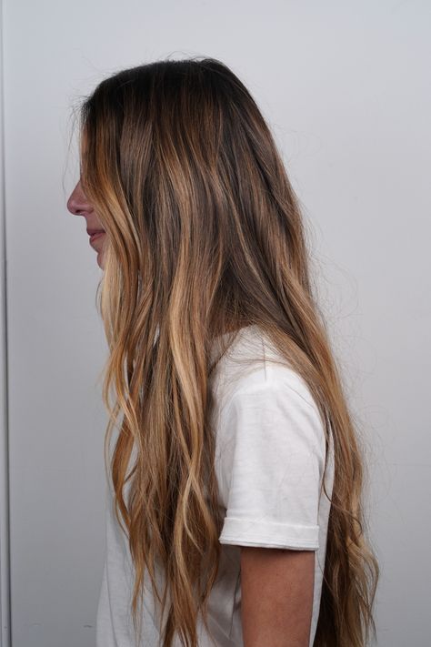 Summer 2020 Hair Color Trends, Surfer Girl Hair, Surf Hair, California Hair, Surfer Hair, Casual Hair, Celebrity Hair, Hairstyle Inspiration, Brown Blonde Hair