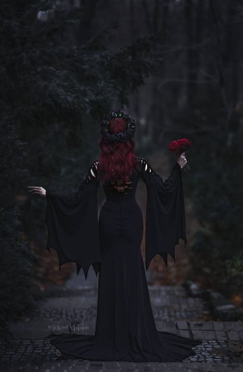 Red Hair Photoshoot, Fashion Red Hair, Dark Bride, Hair Photoshoot, Favorite Aesthetic, Gothic Bride, 40 And Fabulous, Dark Wedding, Witchy Fashion