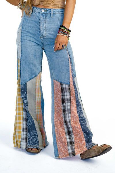 Magnolia patchwork jeans in a light-wash #Upcycling #Refashion_Jeans #Jeans_Refashion #Clothing_Upcycle Patched Denim, Unique Pants, Mending Clothes, Clothing Upcycle, Blue Jeans Crafts, Upcycled Clothes, Upcycle Jeans, Denim Crafts, Patchwork Jeans